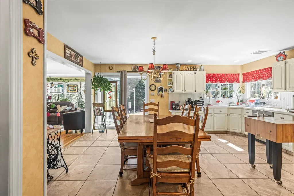 39 Baldwin Boulevard Bayville NY 11709
