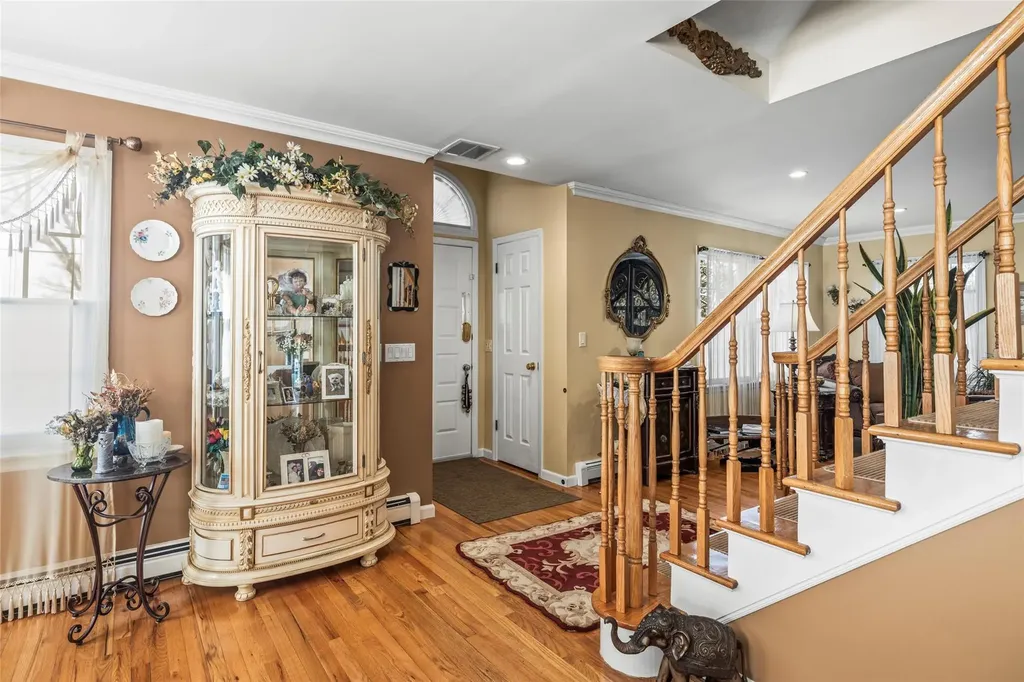 39 Baldwin Boulevard Bayville NY 11709