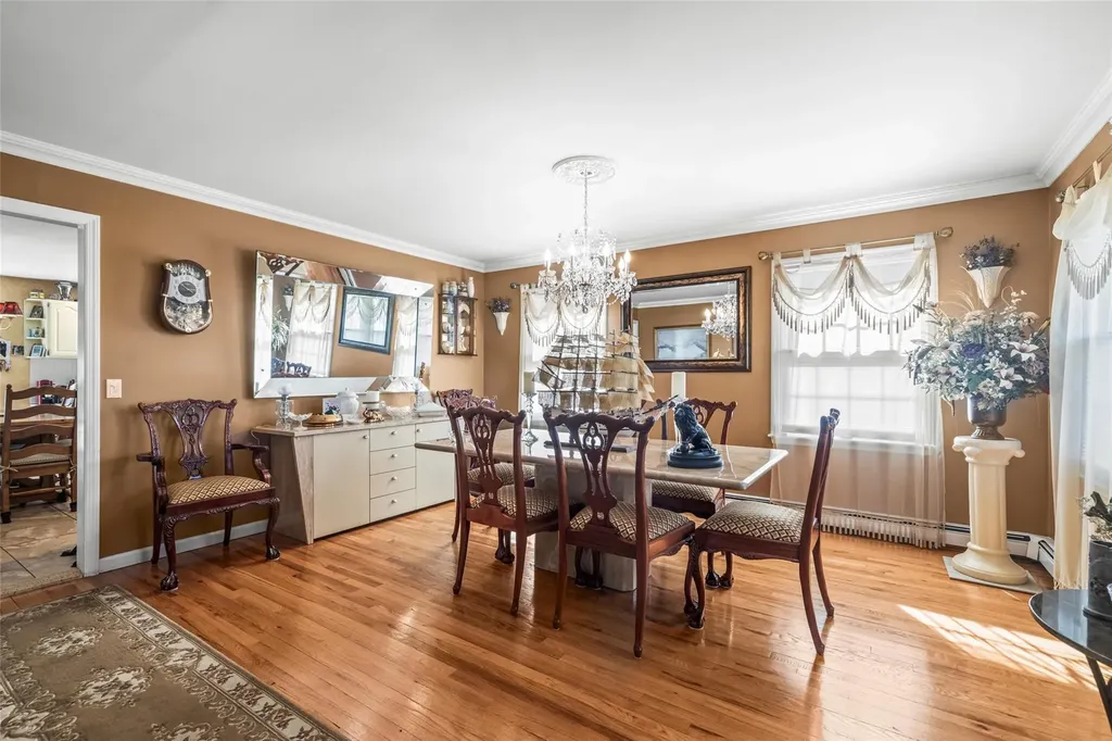 39 Baldwin Boulevard Bayville NY 11709
