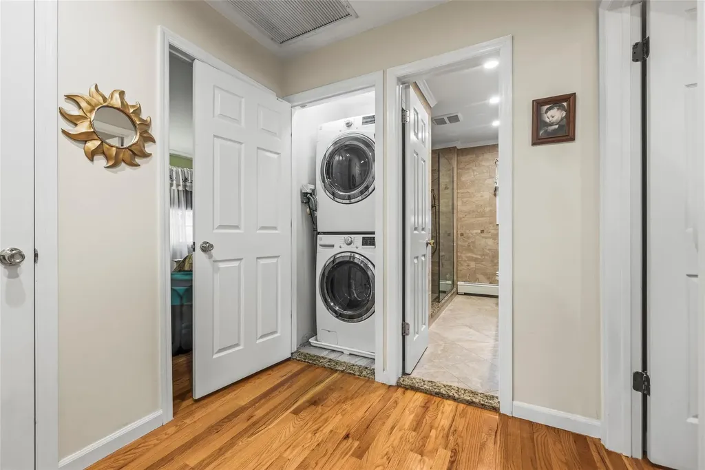 39 Baldwin Boulevard Bayville NY 11709