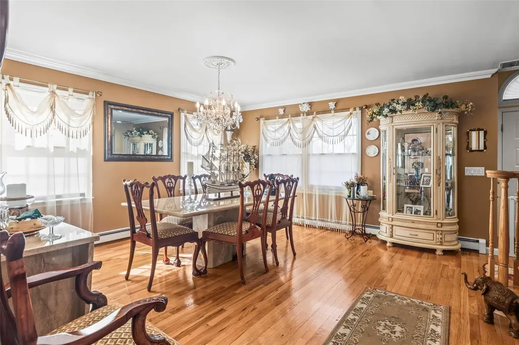 39 Baldwin Boulevard Bayville NY 11709
