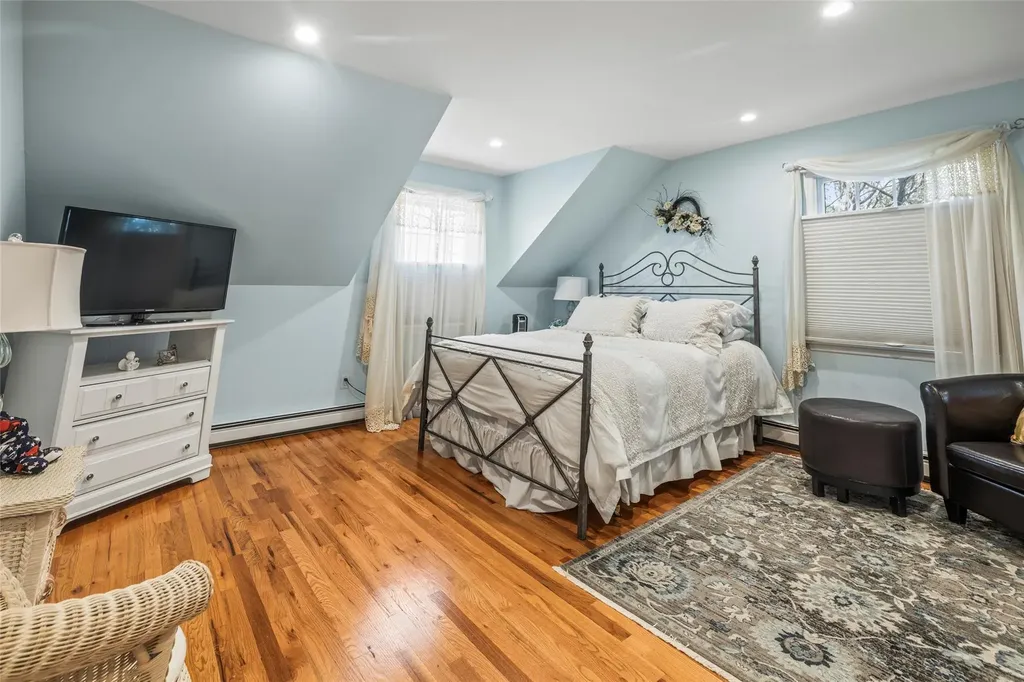 39 Baldwin Boulevard Bayville NY 11709