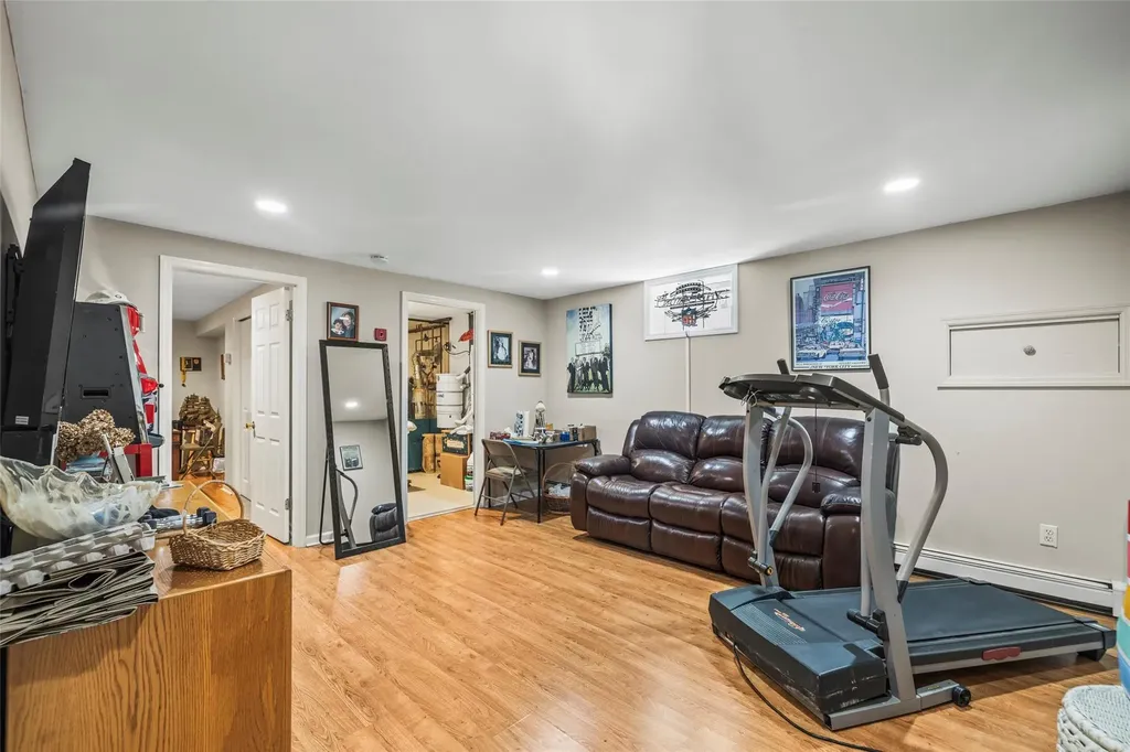 39 Baldwin Boulevard Bayville NY 11709