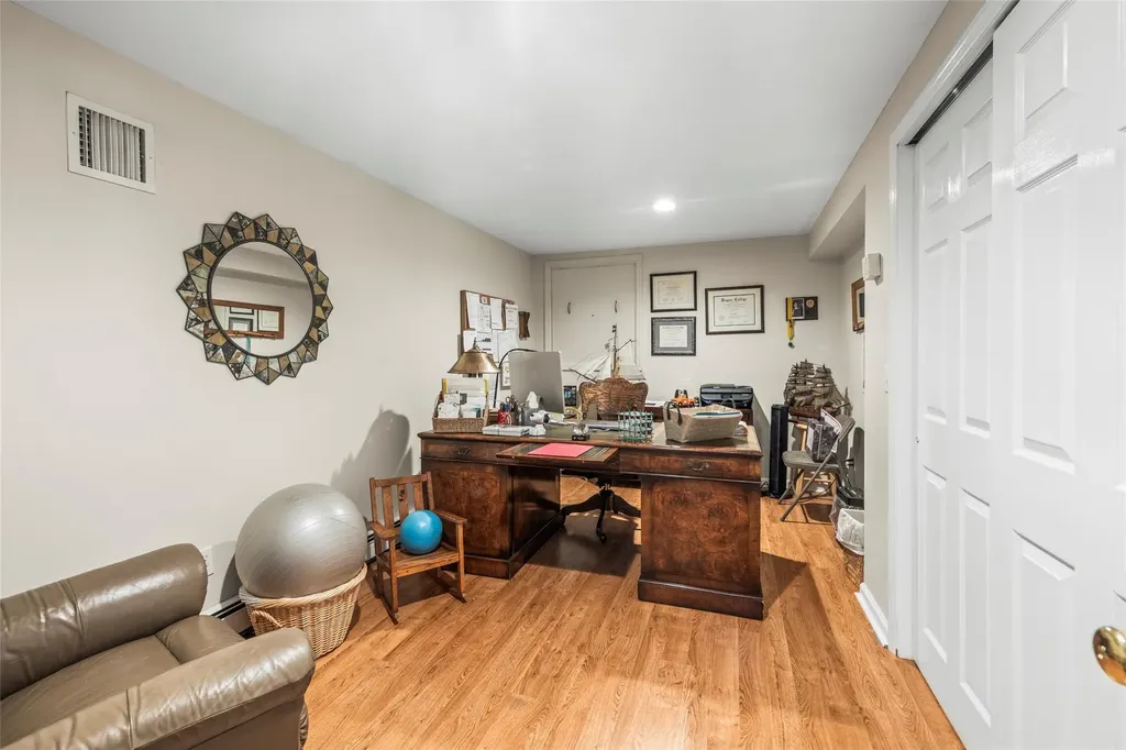 39 Baldwin Boulevard Bayville NY 11709
