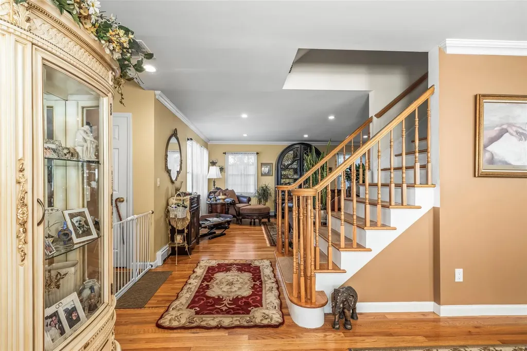 39 Baldwin Boulevard Bayville NY 11709