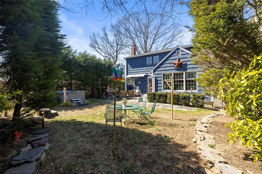 39 Baldwin Boulevard Bayville NY 11709
