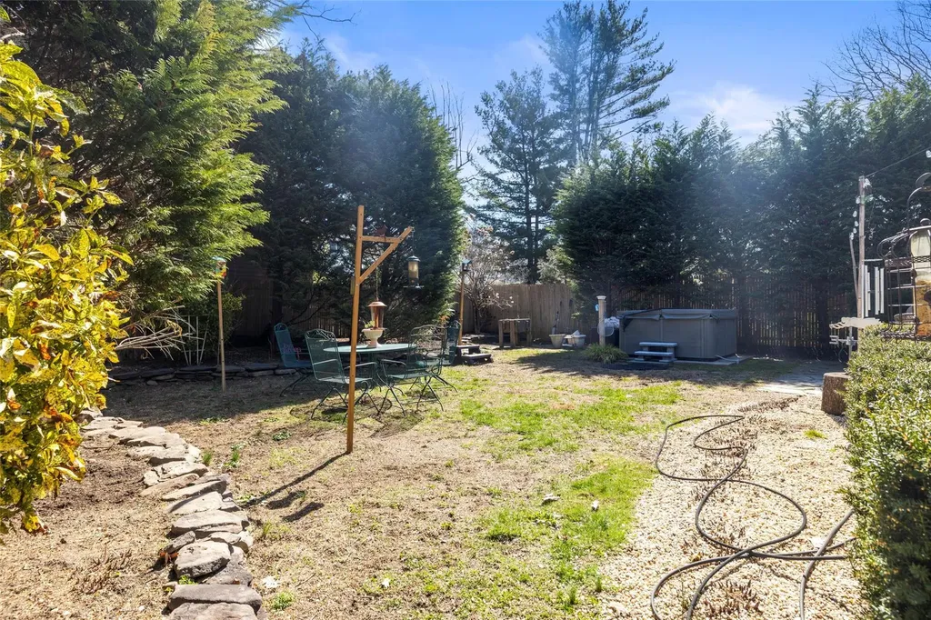 39 Baldwin Boulevard Bayville NY 11709
