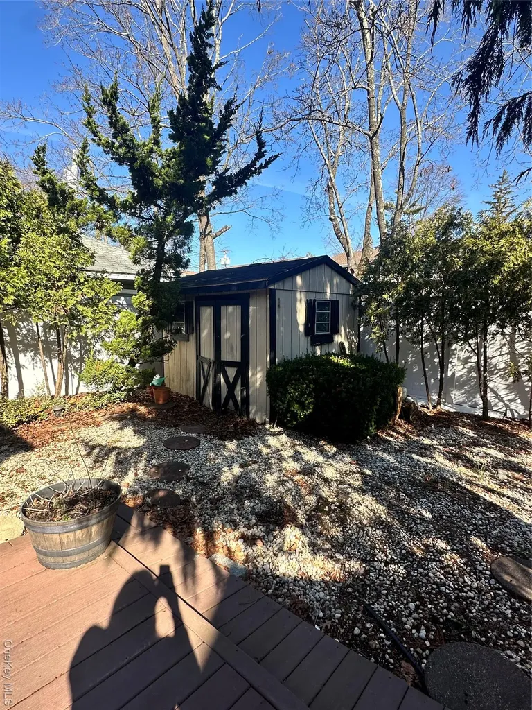 122 Finucane Place Woodmere NY 11598