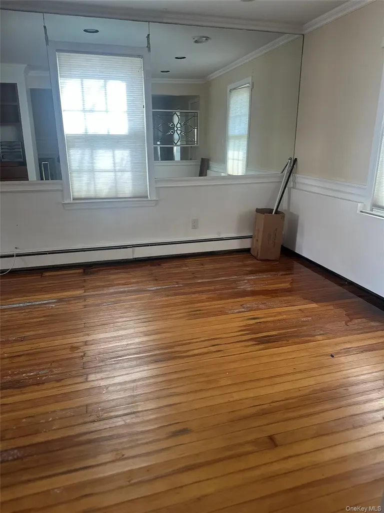 122 Finucane Place Woodmere NY 11598