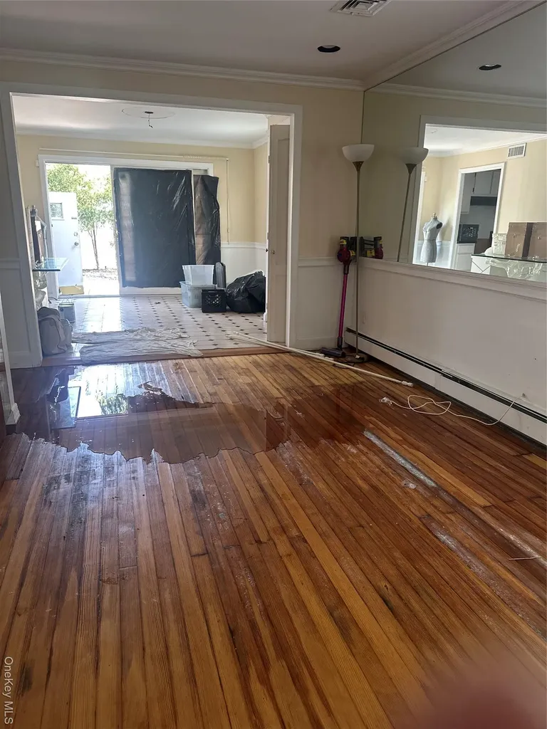 122 Finucane Place Woodmere NY 11598