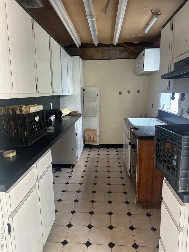 122 Finucane Place Woodmere NY 11598