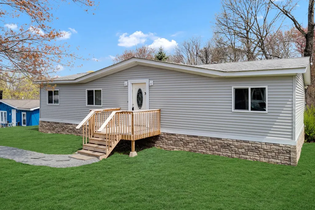 16 Bivona Lane New Windsor NY 12553