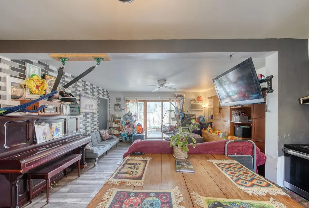 33 Peter Way Kiamesha Lake NY 12751