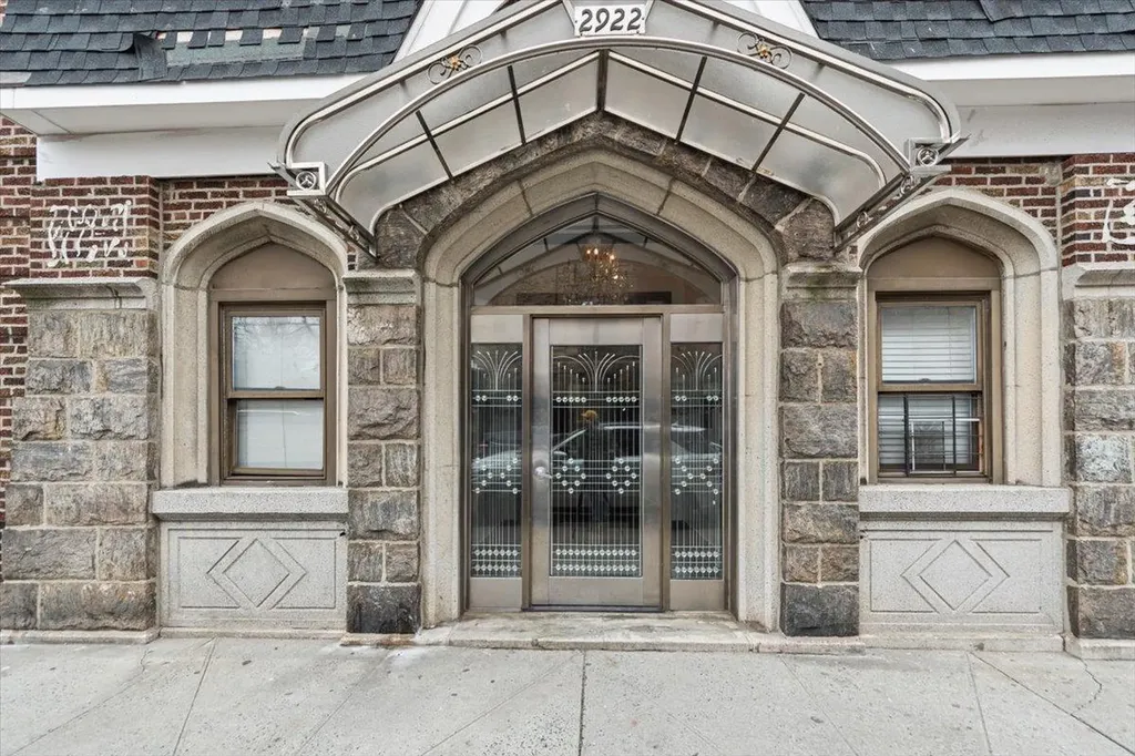 2922 Barnes Avenue Bronx NY 10467