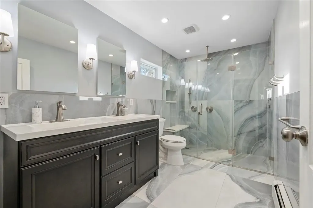 32 W Milton Street Freeport NY 11520
