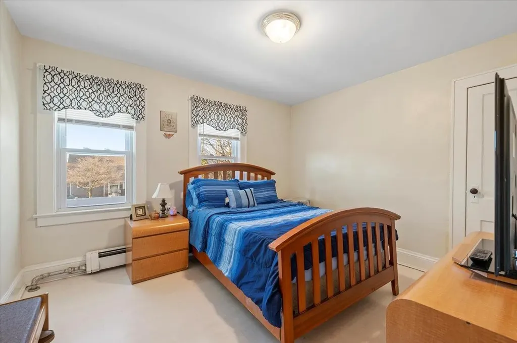32 W Milton Street Freeport NY 11520