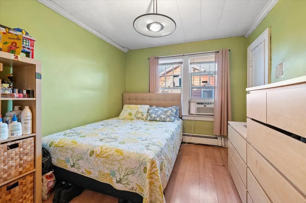 32 W Milton Street Freeport NY 11520