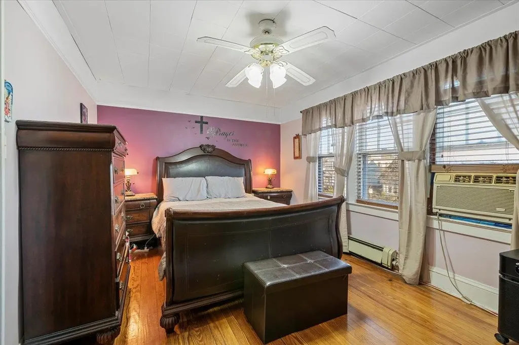 32 W Milton Street Freeport NY 11520