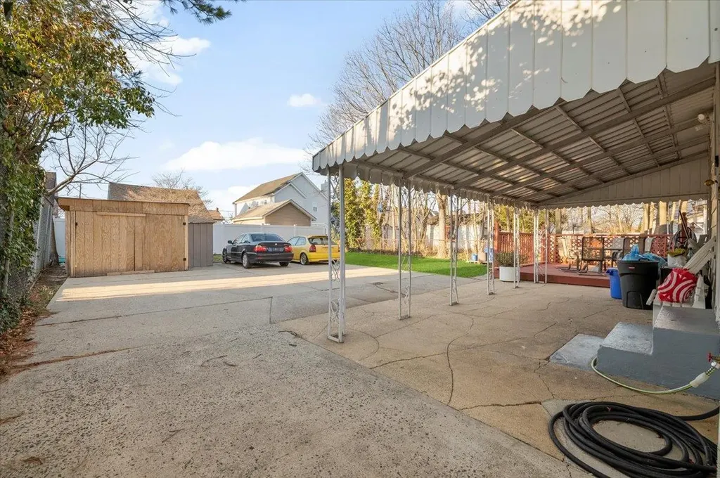 32 W Milton Street Freeport NY 11520