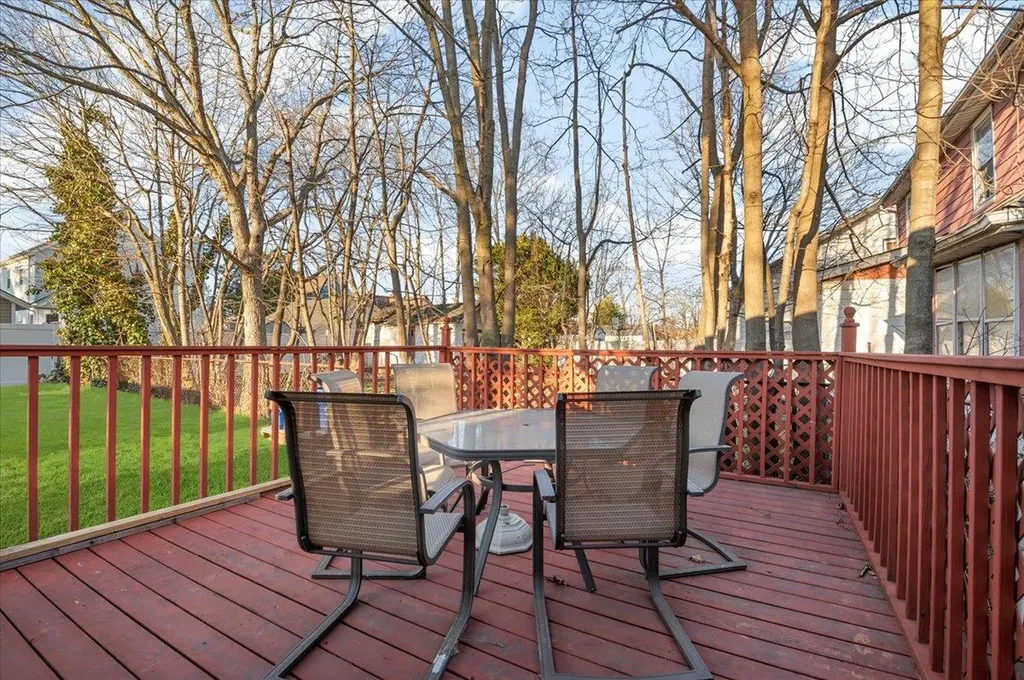 32 W Milton Street Freeport NY 11520