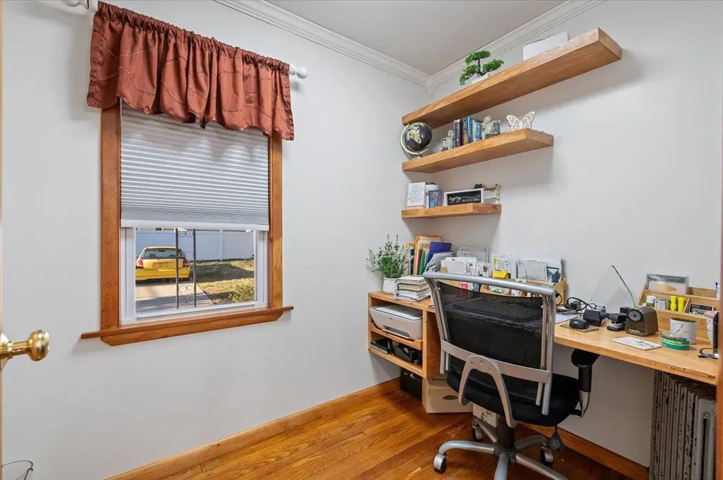 32 W Milton Street Freeport NY 11520