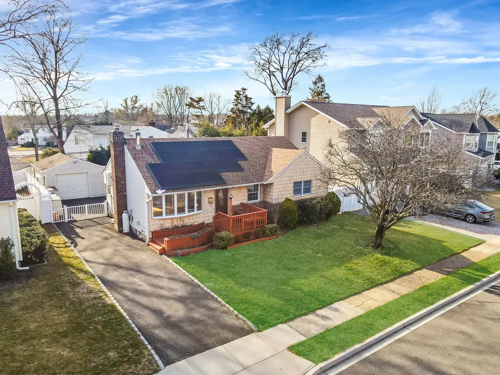 12 Cheshire Avenue Syosset NY 11791
