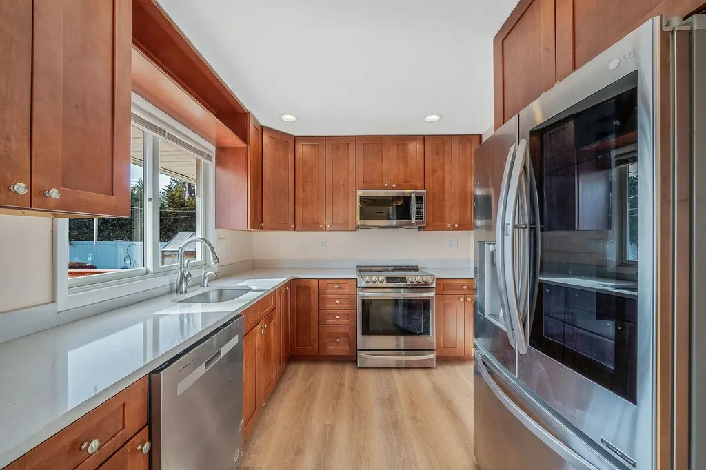 12 Cheshire Avenue Syosset NY 11791