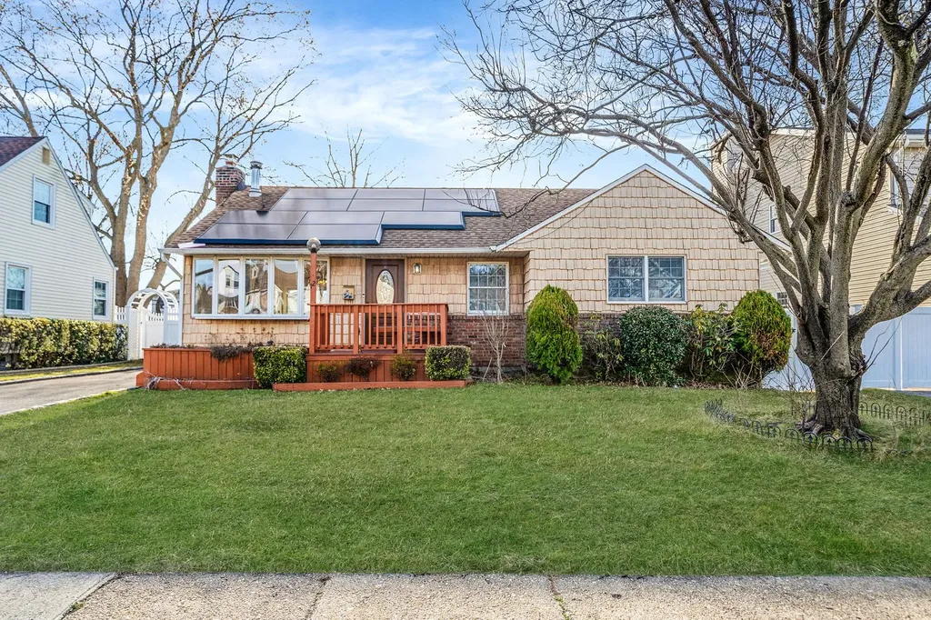 12 Cheshire Avenue Syosset NY 11791
