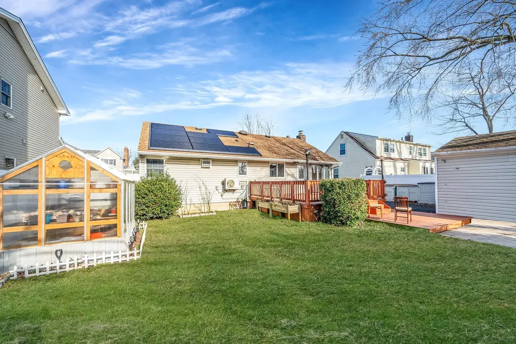 12 Cheshire Avenue Syosset NY 11791