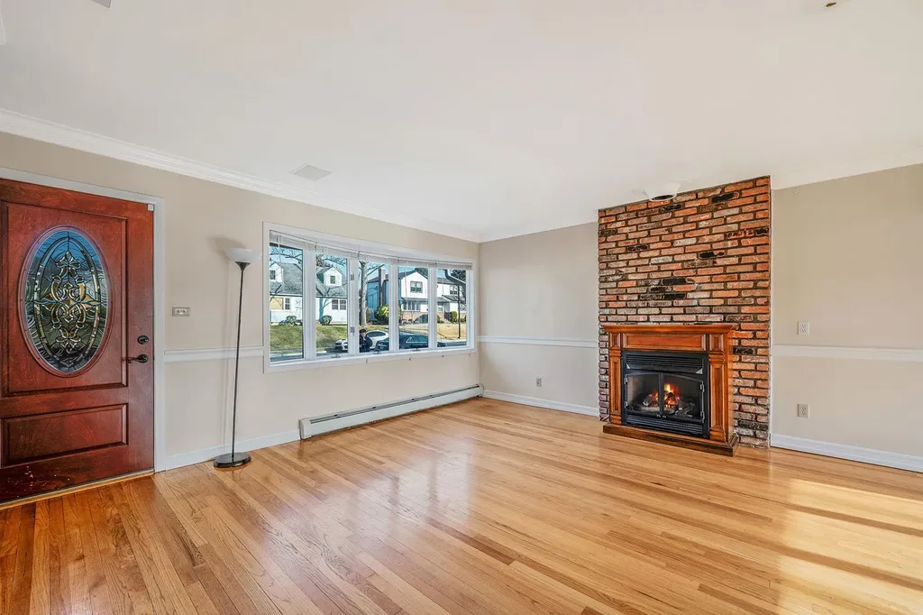 12 Cheshire Avenue Syosset NY 11791