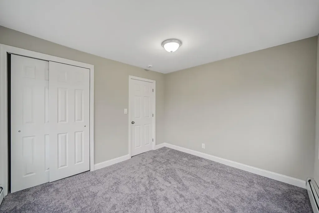 63 E Neck Court West Babylon NY 11704