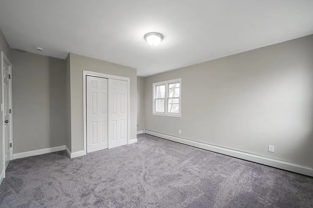 63 E Neck Court West Babylon NY 11704