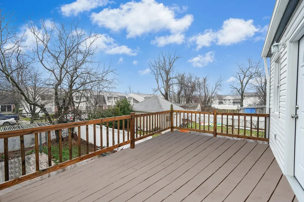 63 E Neck Court West Babylon NY 11704