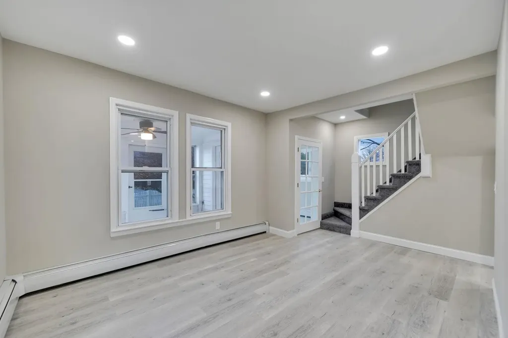 63 E Neck Court West Babylon NY 11704