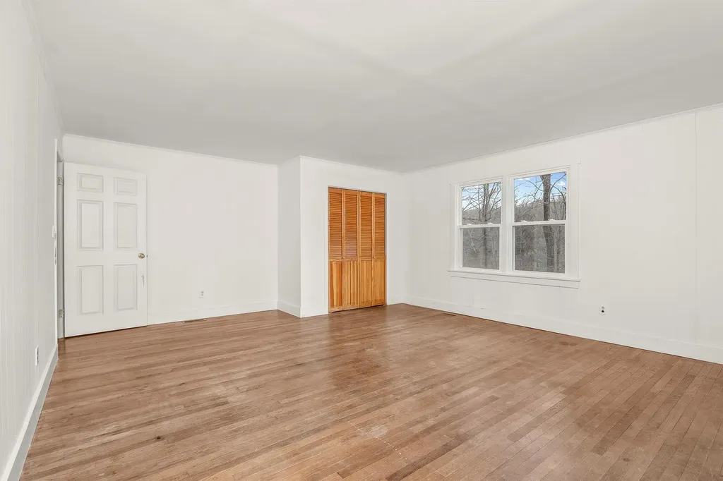 84 Cottontail Road Ancram NY 12502