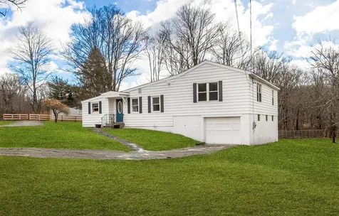 84 Cottontail Road Ancram NY 12502