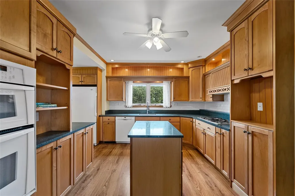 41 Mcalpin Avenue Mahopac NY 10541