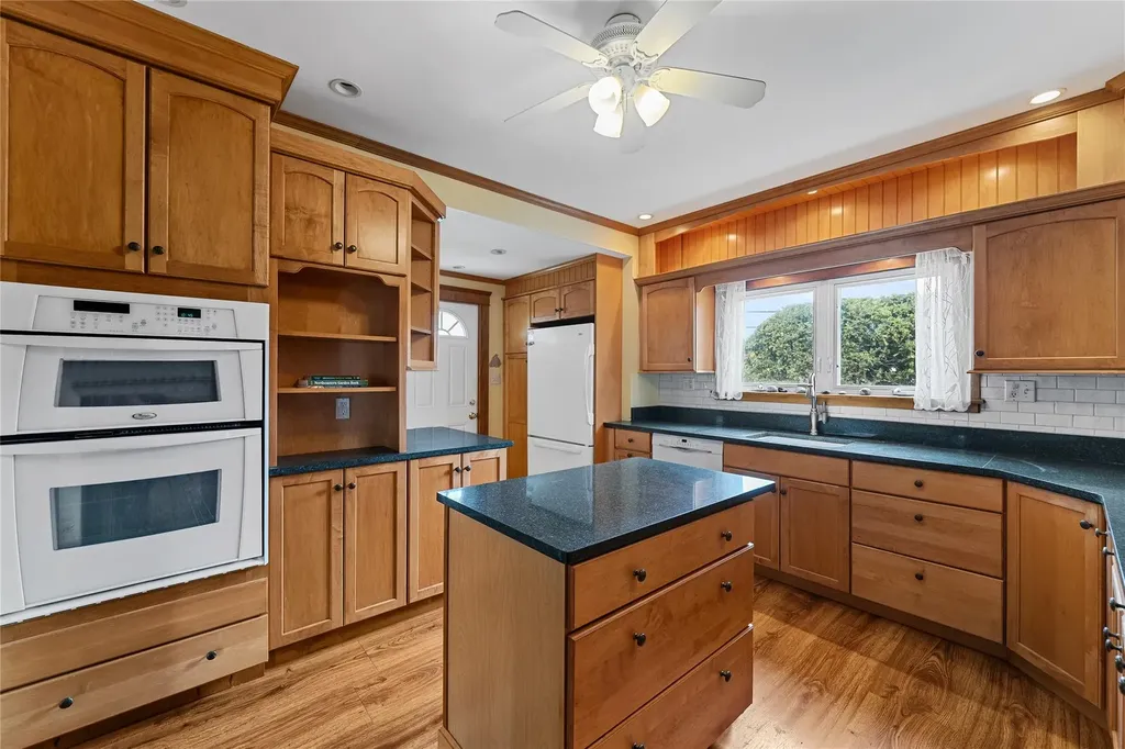 41 Mcalpin Avenue Mahopac NY 10541