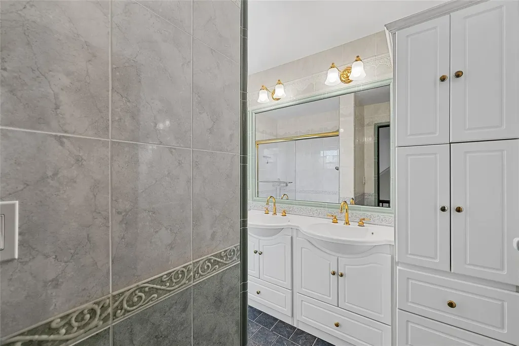 41 Mcalpin Avenue Mahopac NY 10541