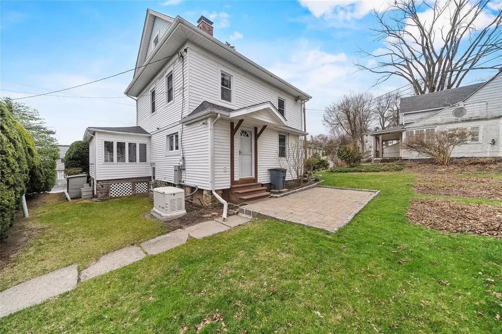 41 Mcalpin Avenue Mahopac NY 10541