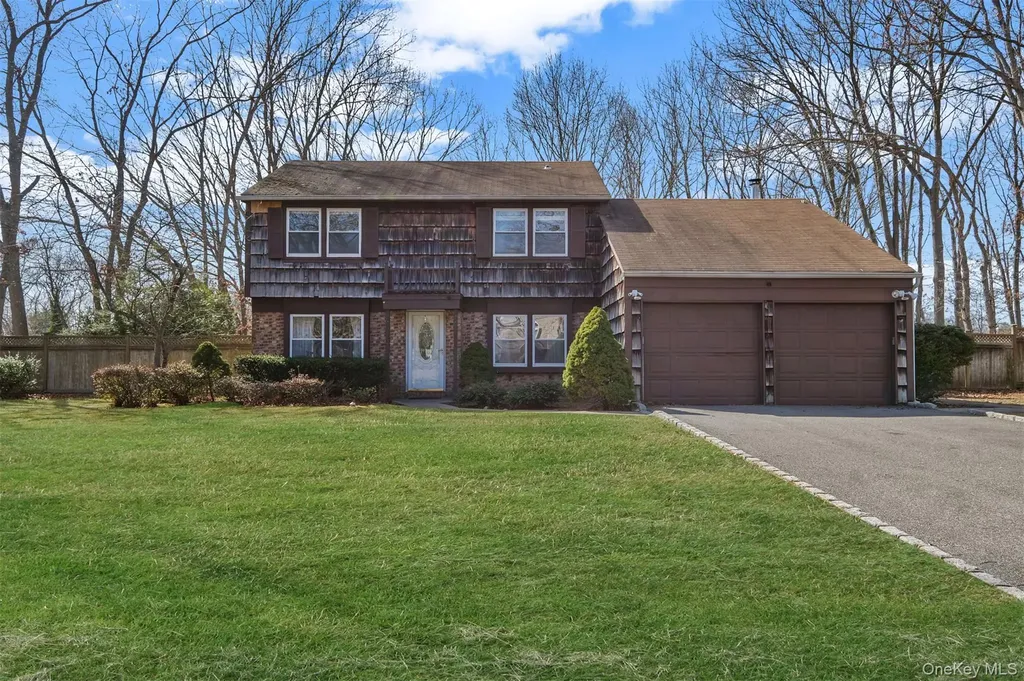 2 Biscayne Drive Mount Sinai NY 11766