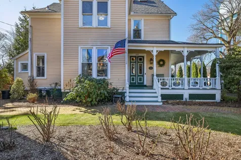 203 8th Avenue Sea Cliff NY 11579