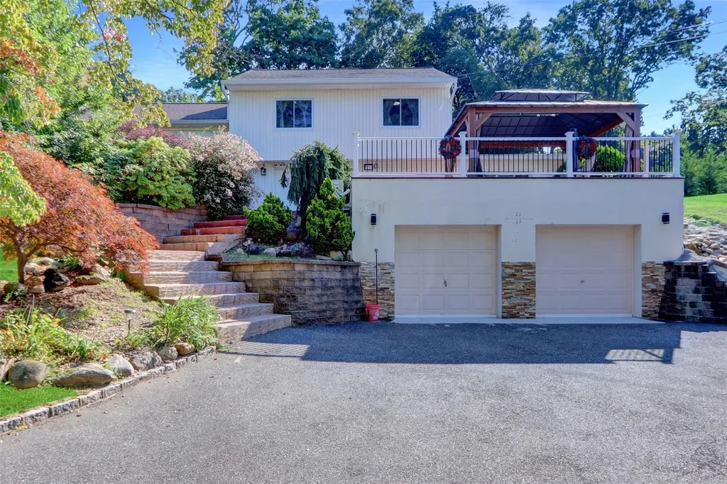 29 Hillside Lane Syosset NY 11791