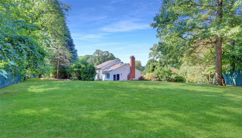 29 Hillside Lane Syosset NY 11791