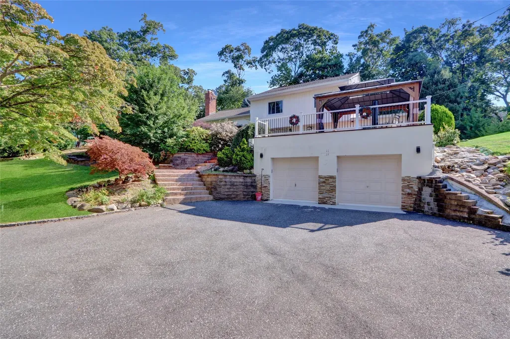 29 Hillside Lane Syosset NY 11791