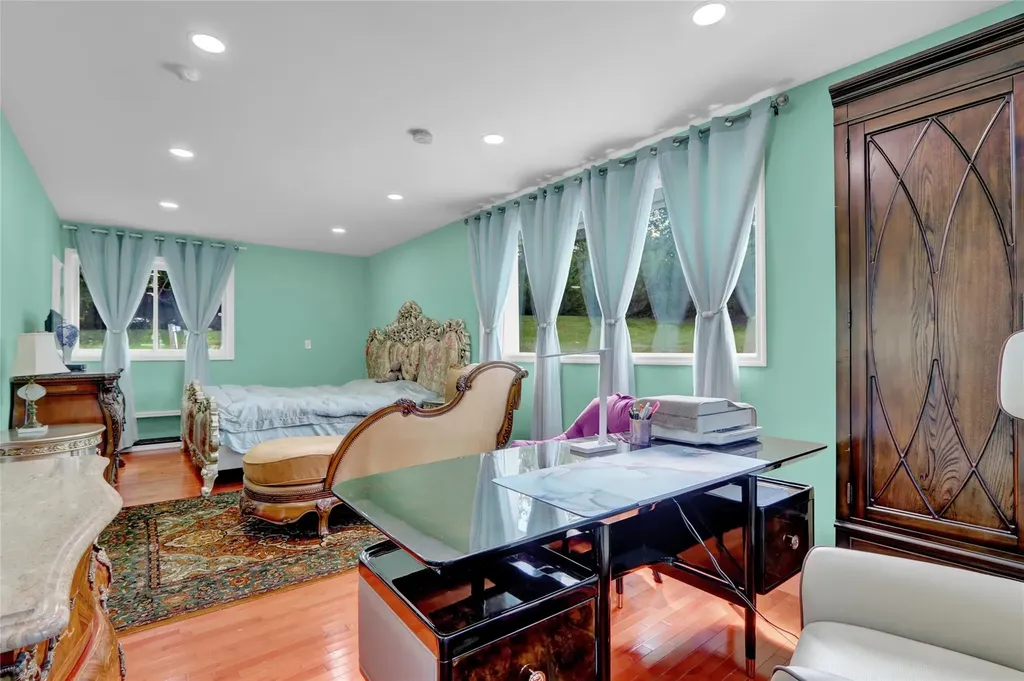 29 Hillside Lane Syosset NY 11791