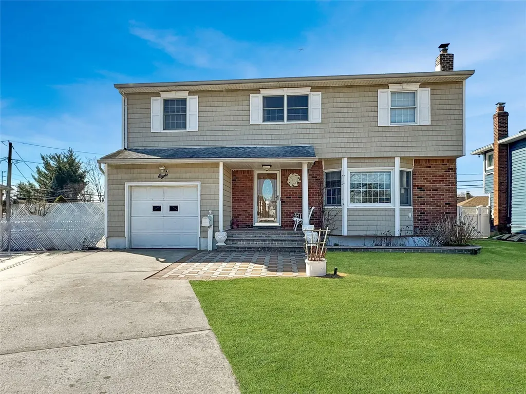 8 Patricia Court Bethpage NY 11714