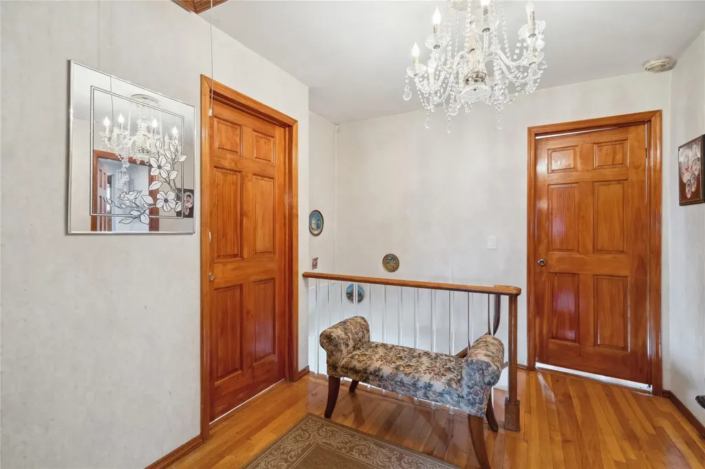 8 Patricia Court Bethpage NY 11714