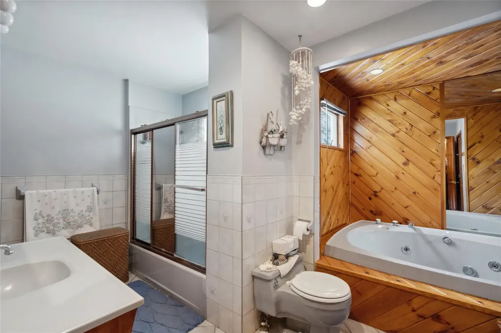 8 Patricia Court Bethpage NY 11714