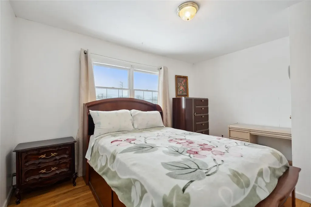 8 Patricia Court Bethpage NY 11714
